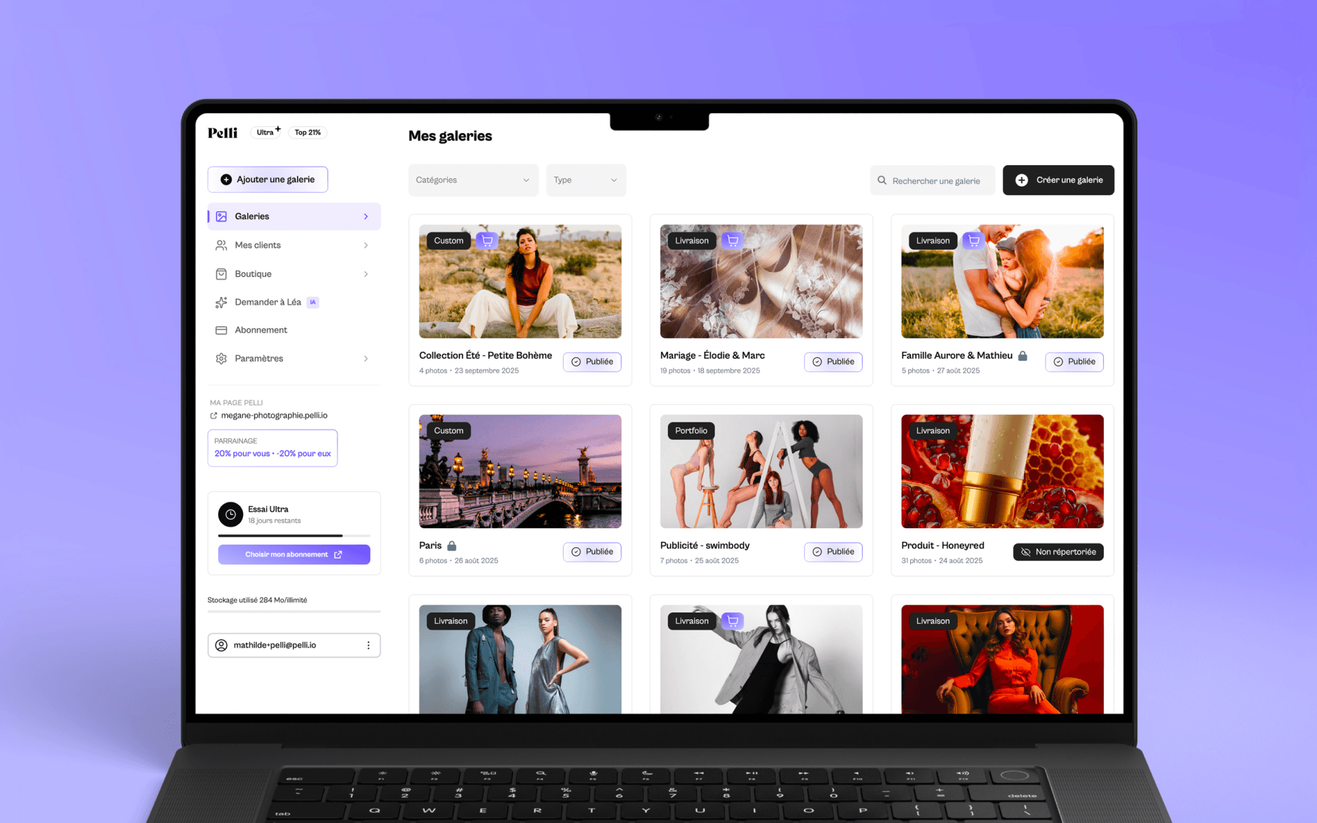 The Pelli interface on a laptop: a side menu, the “My galleries” page, and a grid of photo galleries each showing its photo count, its date and its publication status.